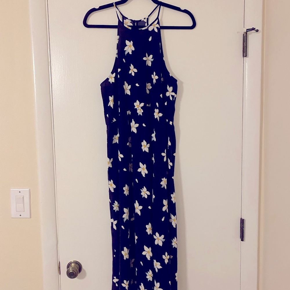 Pretty dress with floral design